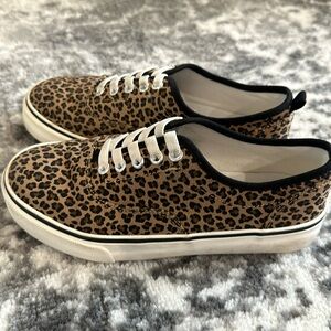 Girls sneakers